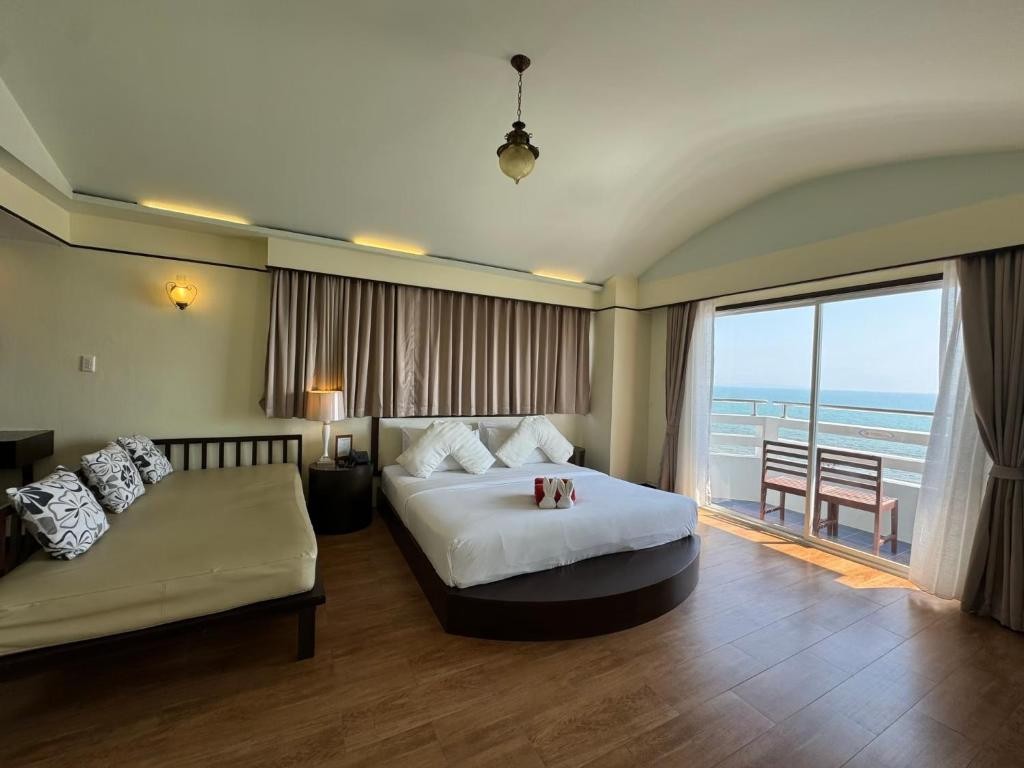 GRAND JOMTIEN PALACE