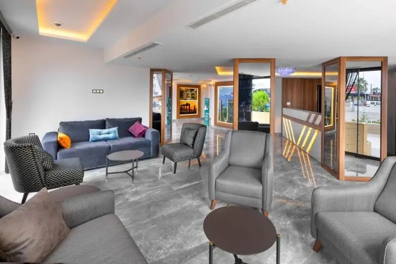 THELUNA SUITE HOTEL