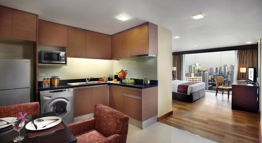 LOHAS SUITES SUKHUMBIT BY SUPERHOTEL