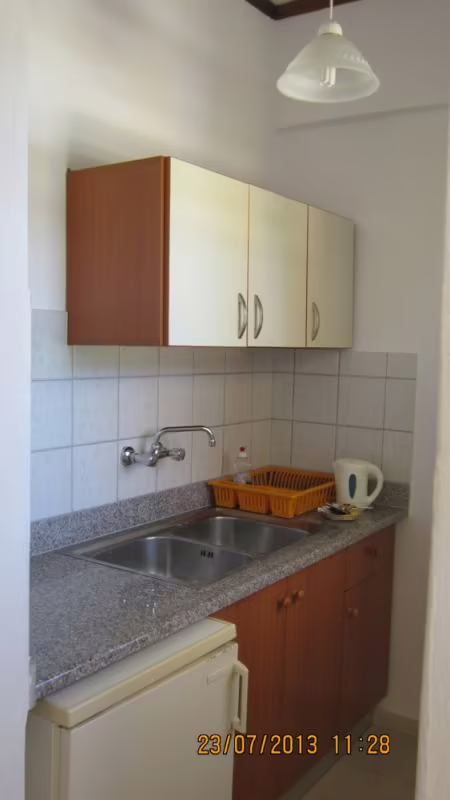 ADONIS APARTMENTS