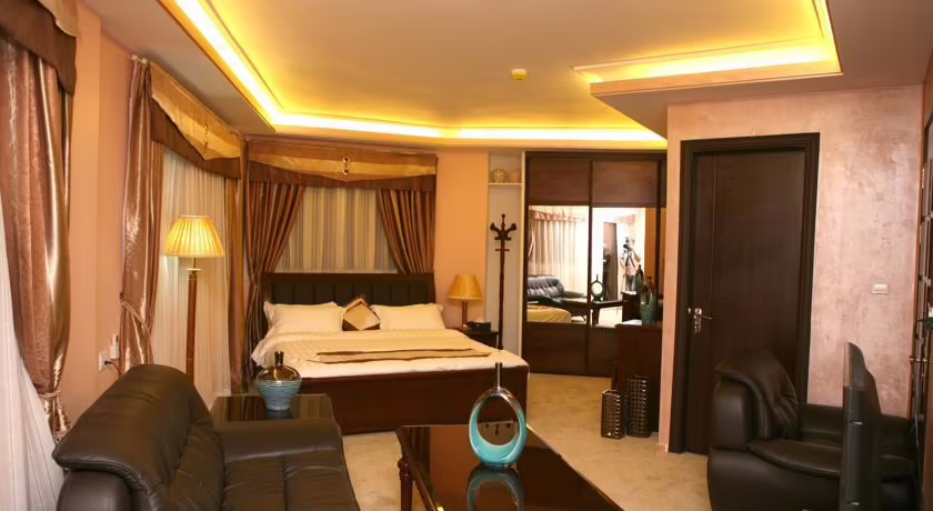 SEVEN WONDERS HOTEL