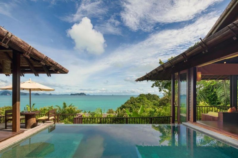 ocean pool villa