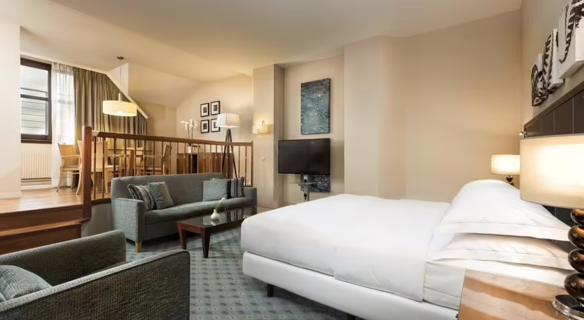 HILTON DRESDEN HOTEL