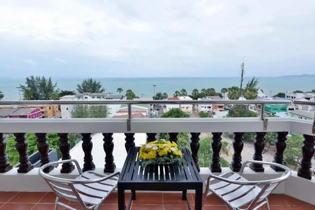 JOMTIEN THANI