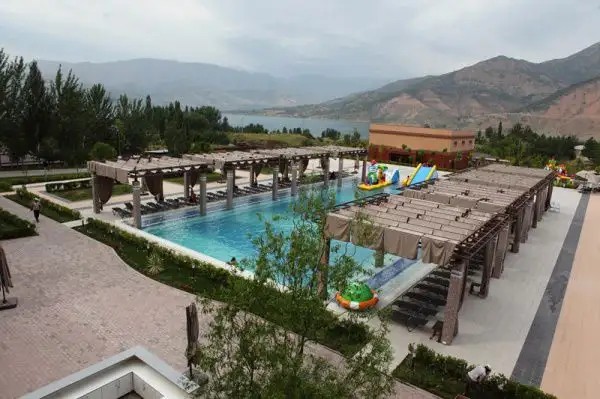 CHAROS DELUXE RESORT