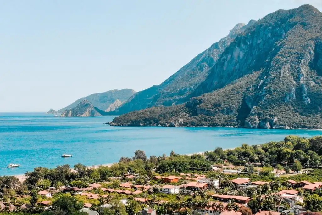 AZUR HOTEL CIRALI