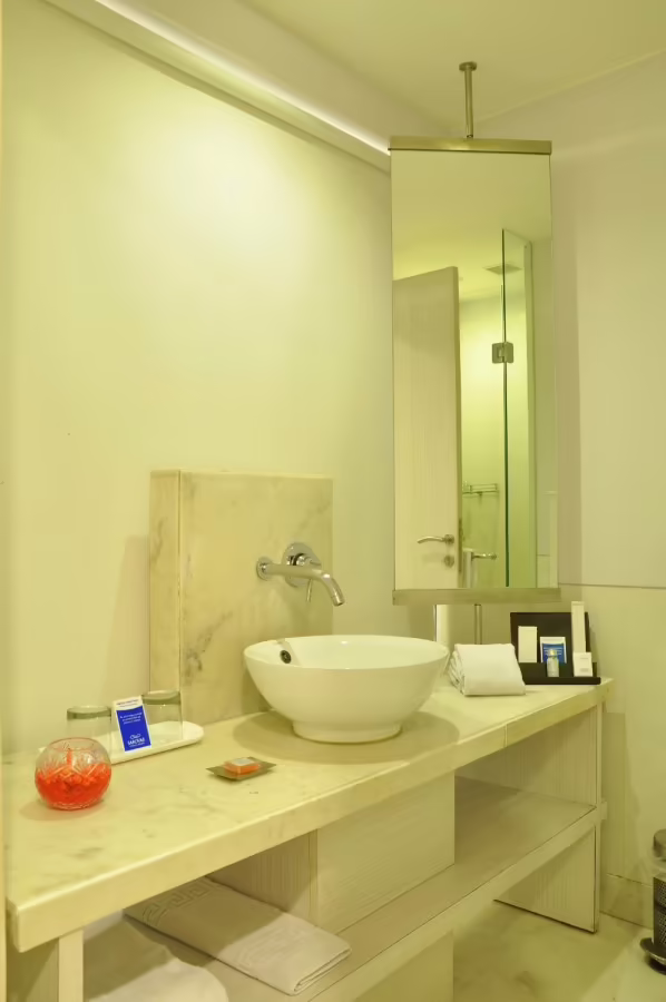 SAROVAR PORTICO NARAINA