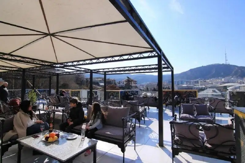 THE ONE HOTEL