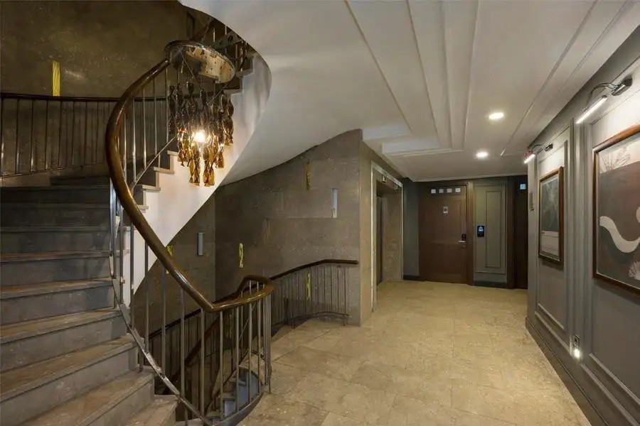 CONTINENTAL TUNEL RESIDENCE