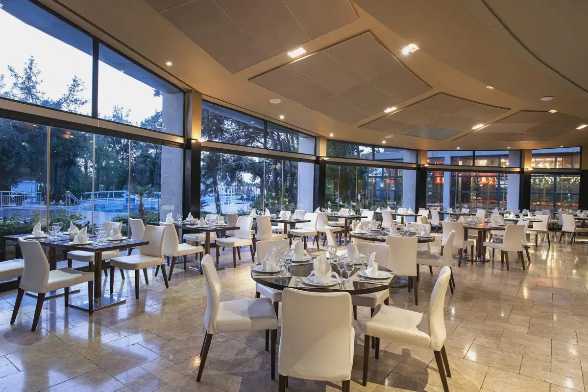 LYKIA WORLD & LINKS GOLF