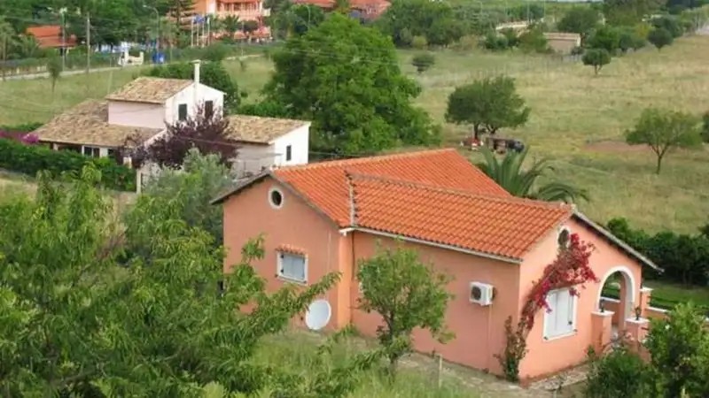 ALMIROS APARTMENTS