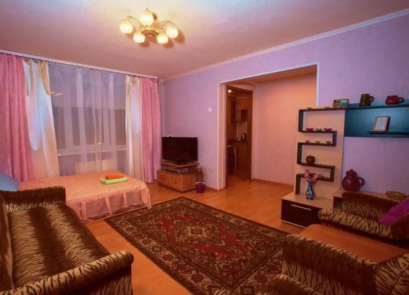 НА УЛИЦЕ ПАПАНИНА