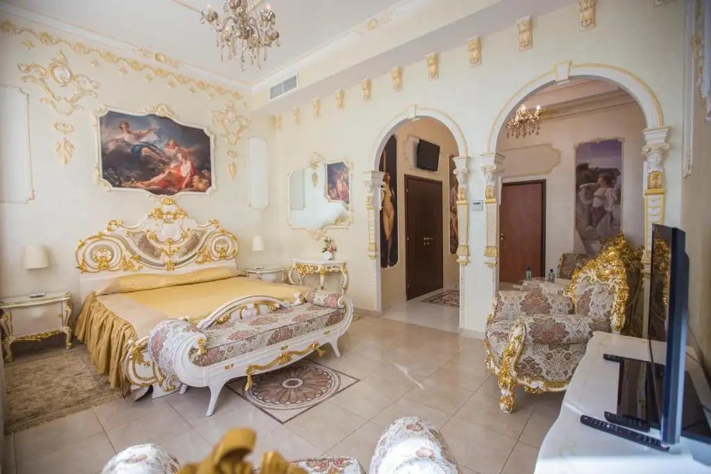 ZODIAK HOTEL (ЗОДИАК)
