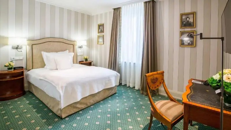 HESSISCHER HOF HOTEL