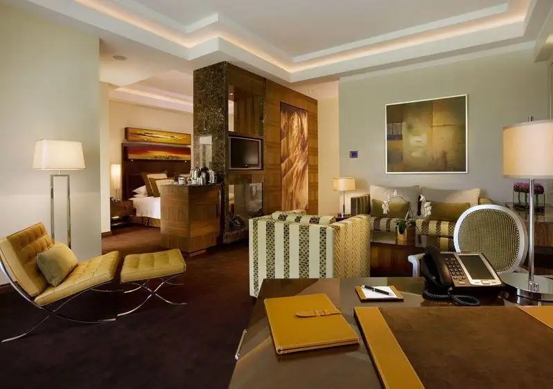 FALKENSTEINER SCHLOSSHOTEL VELDEN