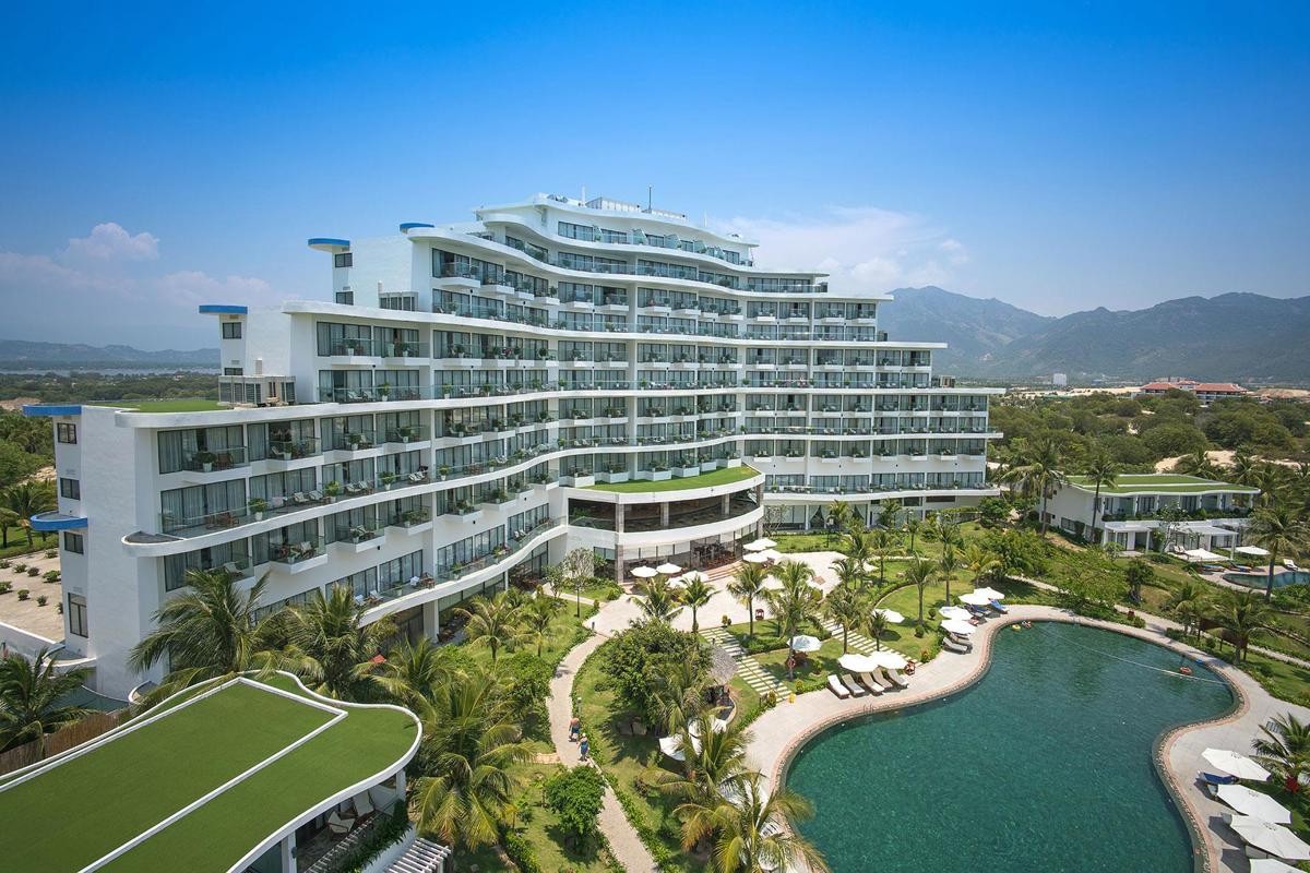 RIVIERA BEACH RESORT CAM RANH