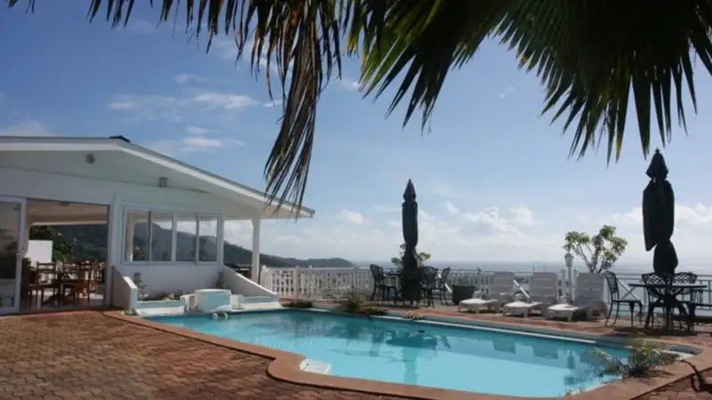LE SANS SOUCI GUESTHOUSE