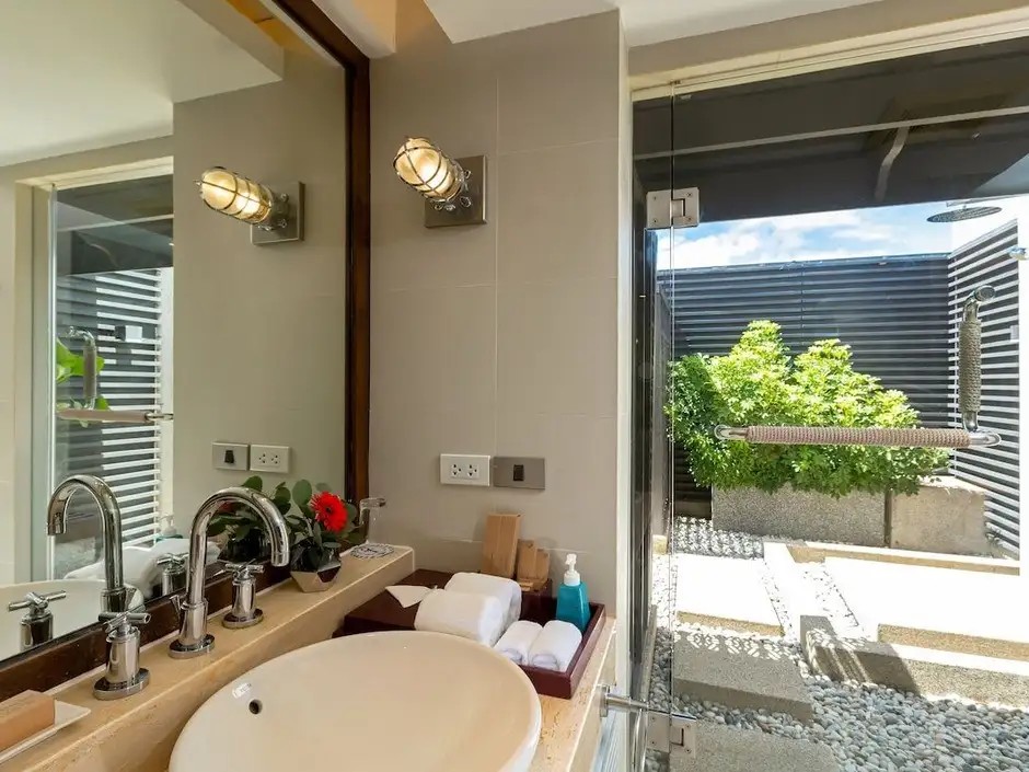 THE BOATHOUSE PHUKET