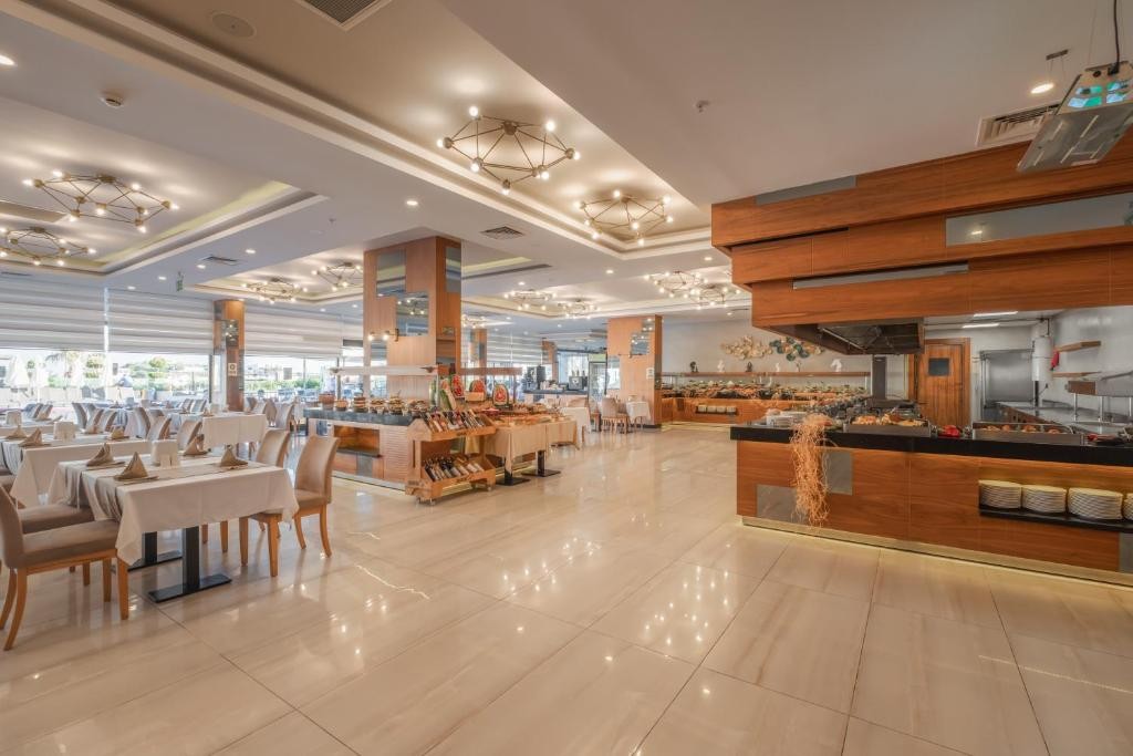 CAMPUS HILL HOTEL
