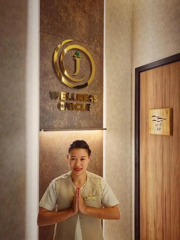 TAJ JUMEIRAH LAKE TOWERS