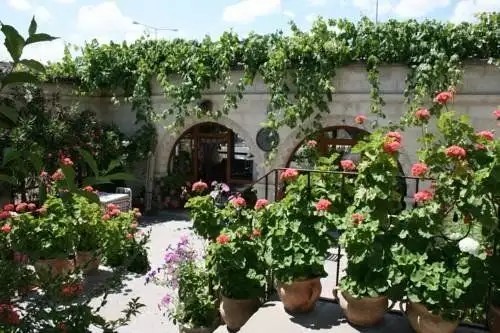 CAVE HOTEL SAKSAGAN