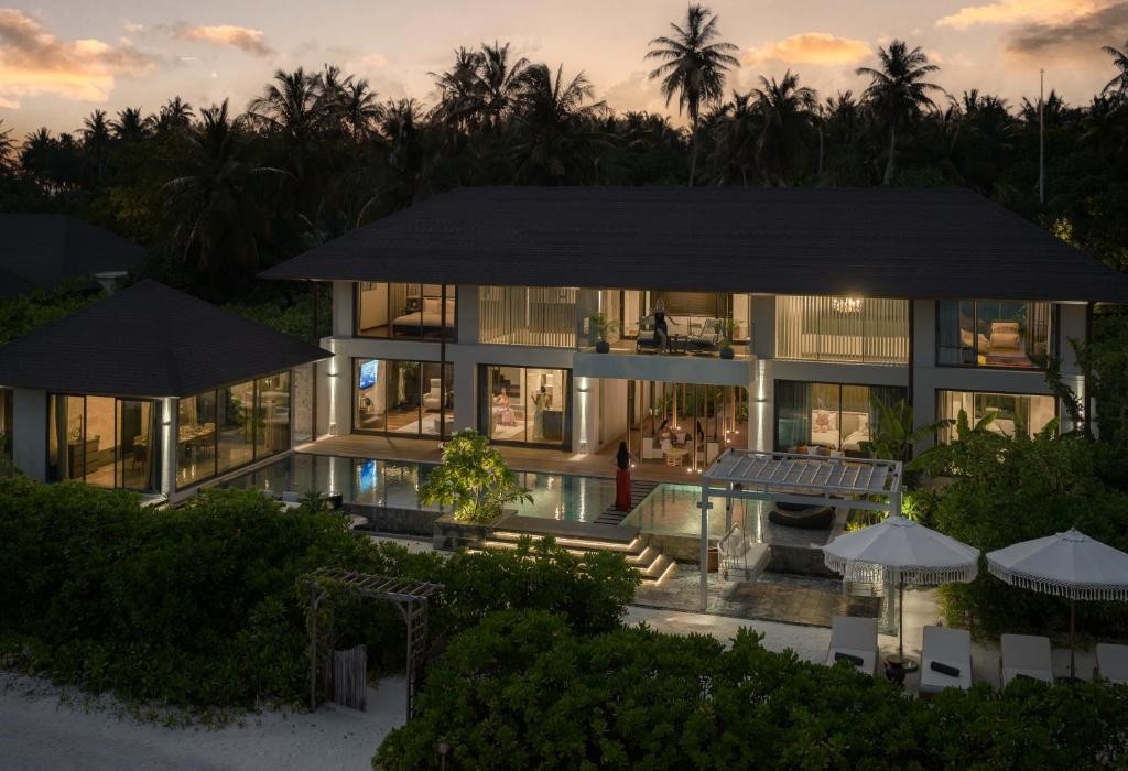 MADIFUSHI PRIVATE ISLAND