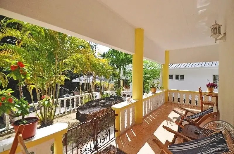 ACQUARIO SELF CATERING APARTMENTS GUEST HOUSE