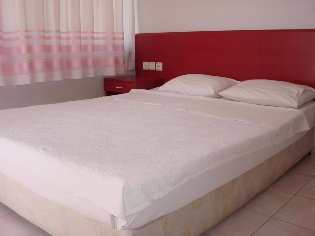 MOLA HOTEL