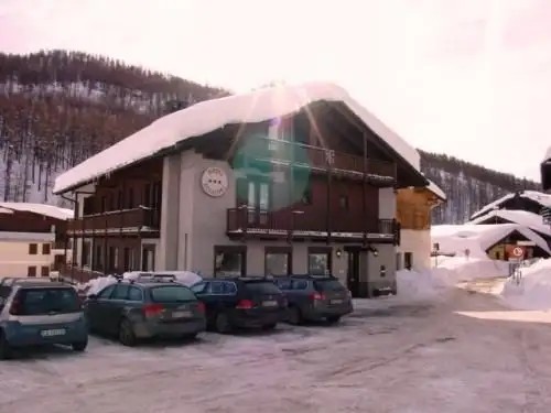 SCIATORI SESTRIERE