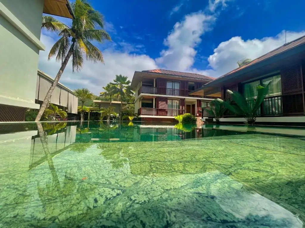 DHEVATARA BEACH HOTEL