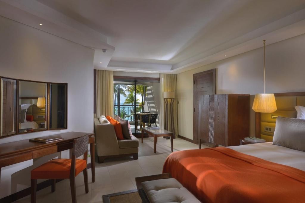 ROYAL PALM BEACHCOMBER LUXURY