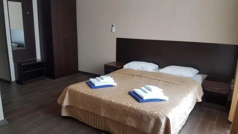 ЛАЗУРНЫЙ БЕРЕГ