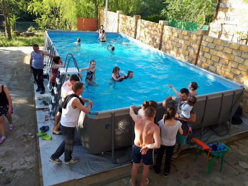 ЗАМОК У РЕКИ