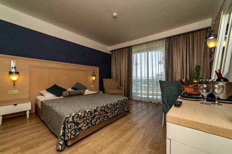 standard side sea view