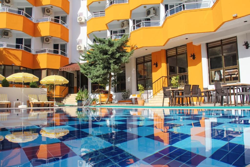 YAMANLIFE HOTEL