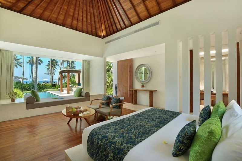 luxury pool villa