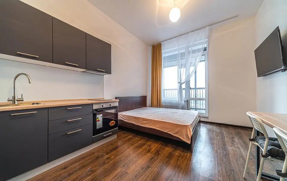 GOODAPART НА ЖЕЛЕЗНОДОРОЖНОМ