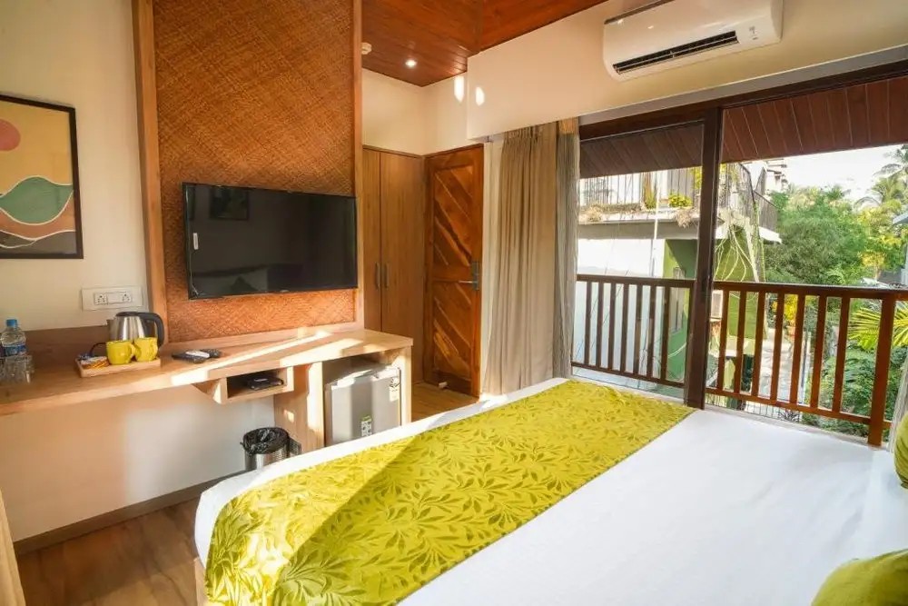 TREEHOUSE MARS BEACH COTTAGES