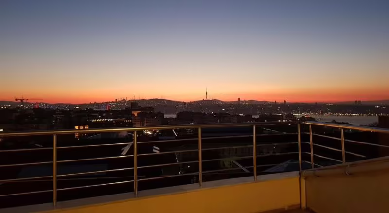VVR HOTEL