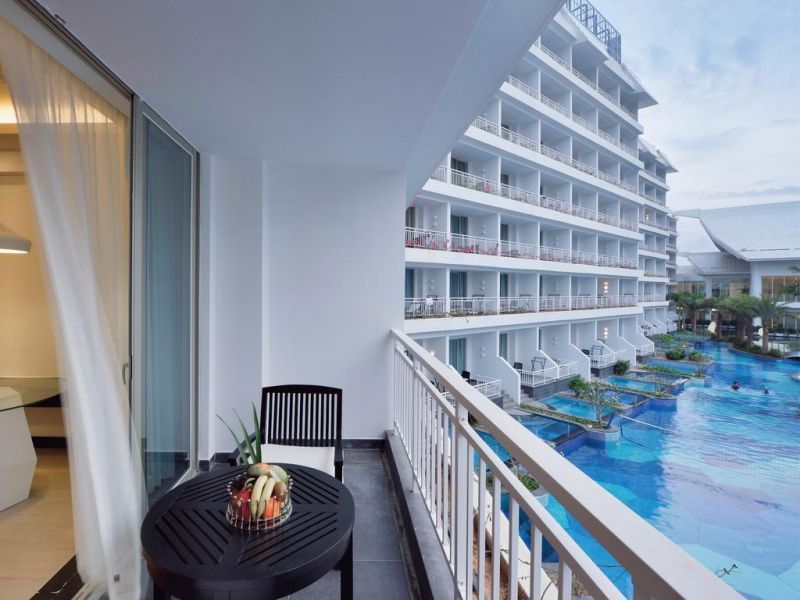 premier pool view