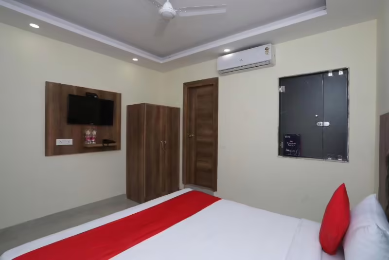 OYO 30462 HOTEL IVY
