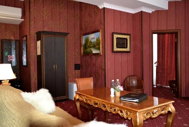 GOLDEN HOTEL (ЗОЛОТОЙ КОМПЛЕКС)