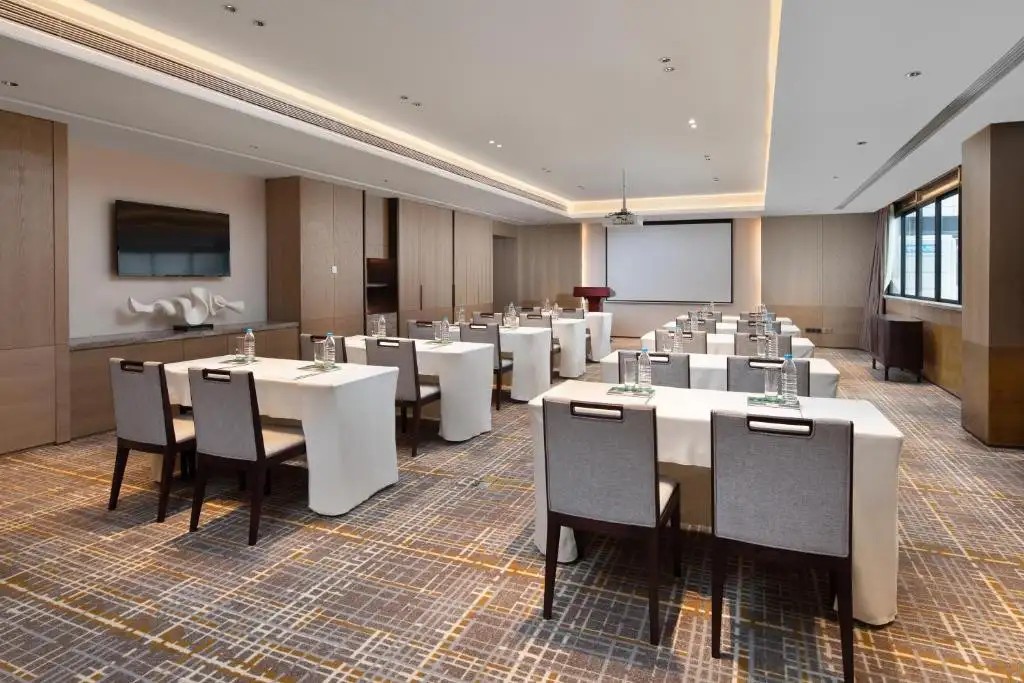 HOLIDAY INN & SUITES SANYA YALONG BAY