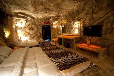 royal swim up pool view cave