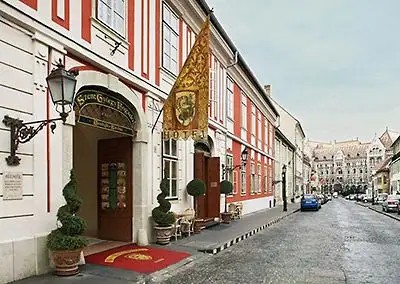 ST. GEORGE RESIDENCE