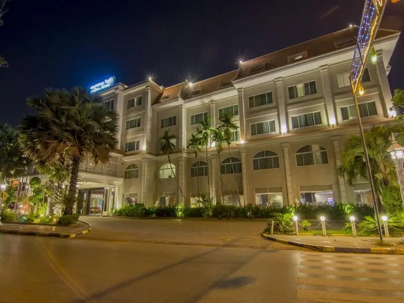 ANGKOR RIVIERA