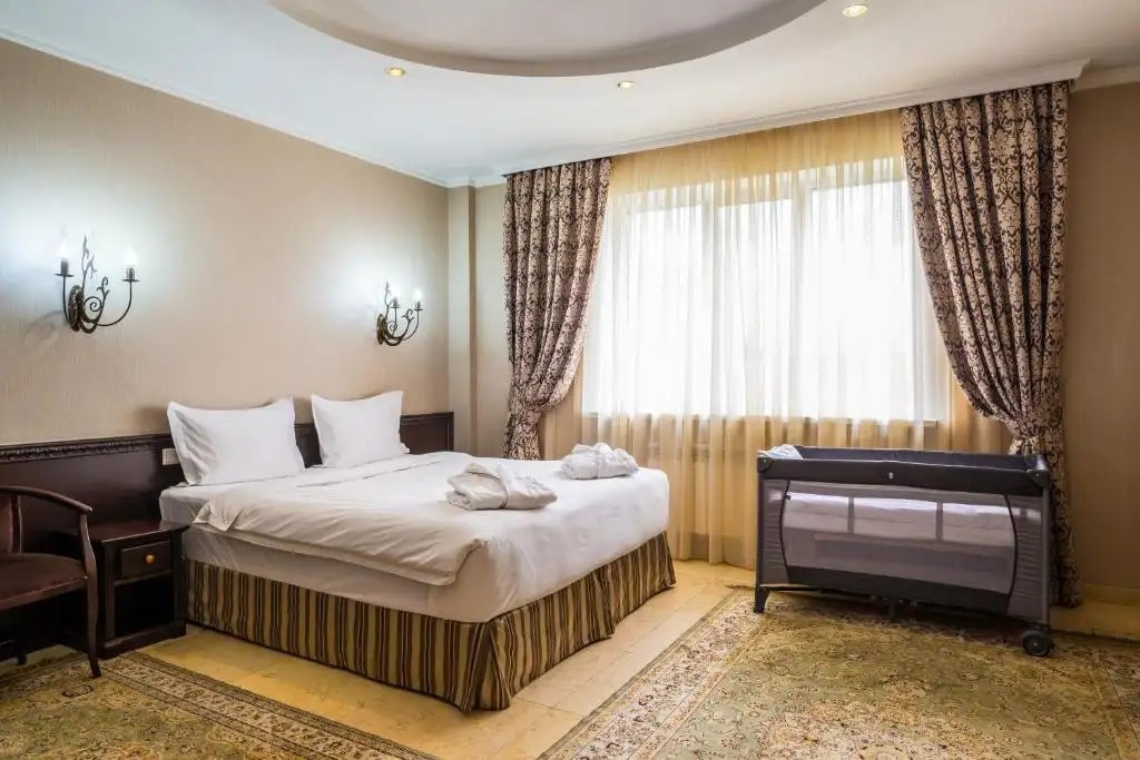 ROYAL PETROL HOTEL