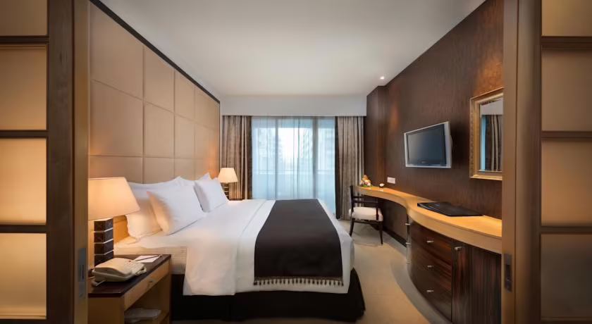 SAVOY HOTEL APARTMENTS