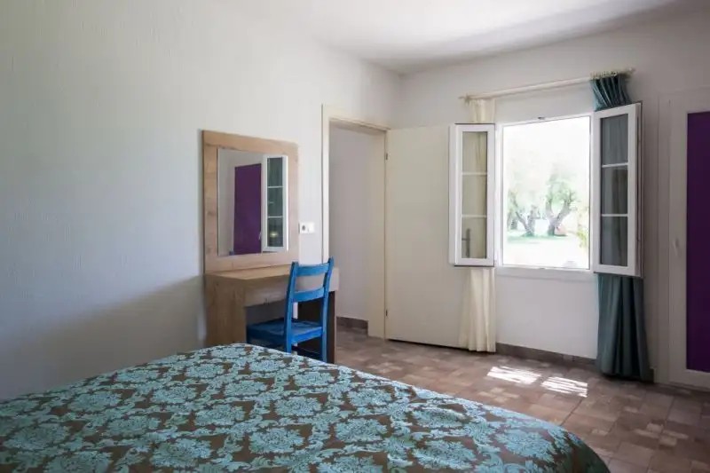 KEFI BEACH AND SUITES