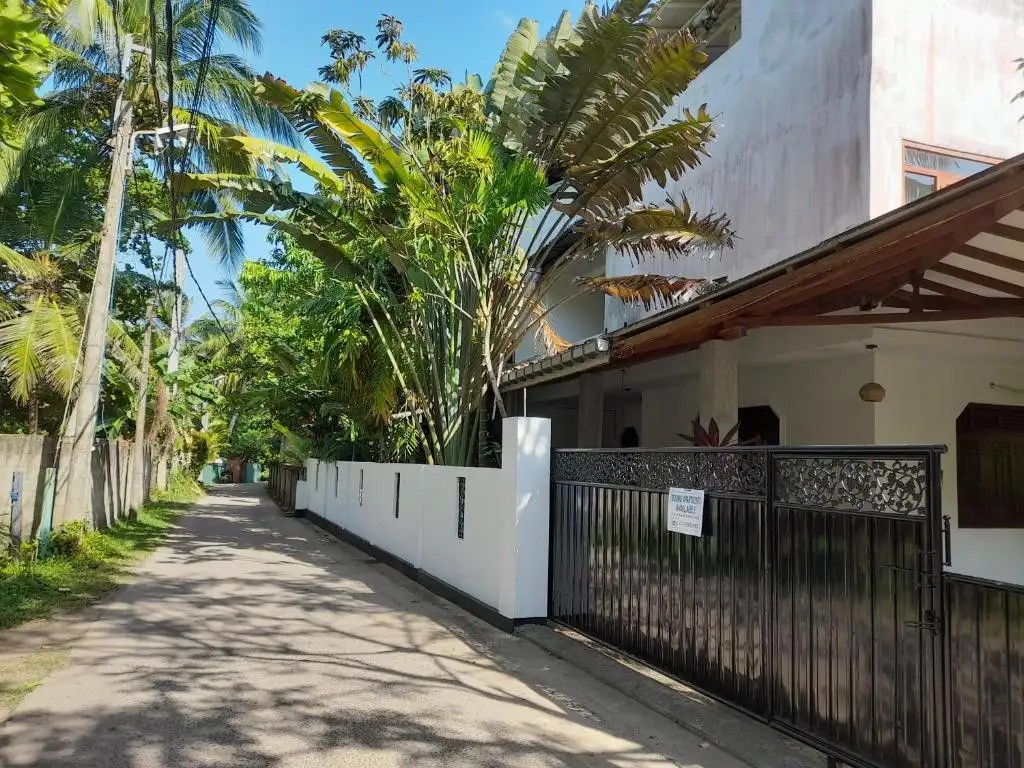 MELANIES HOUSE